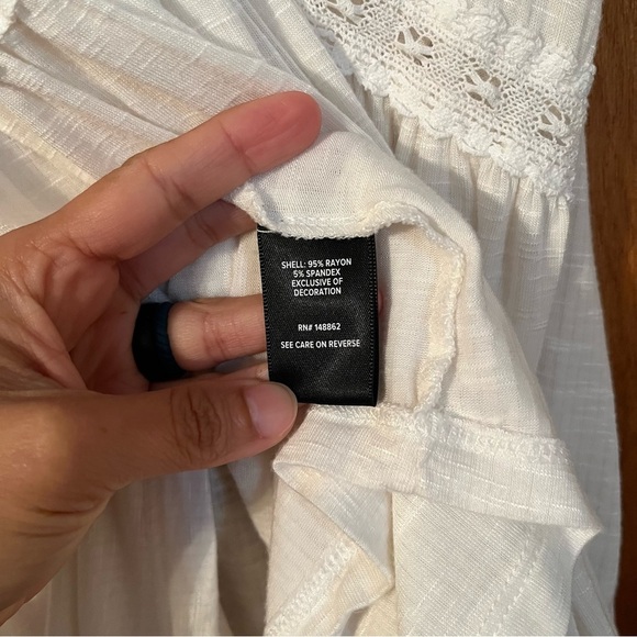 Torrid Lace Inset White Flutter Sleeve Babydoll V-neck Blouse | size 2 - Picture 7 of 8